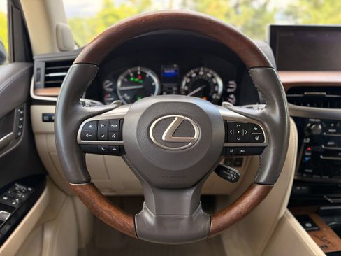 Used 2018 Lexus LX 570 4WD w/ Luxury Package image 25