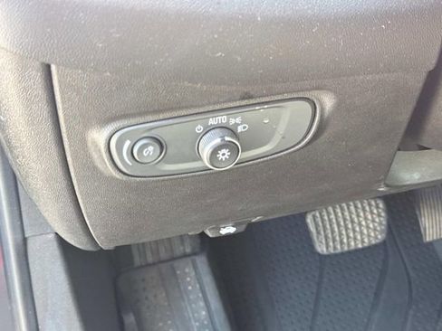 Used 2022 Chevrolet Equinox LT image 30