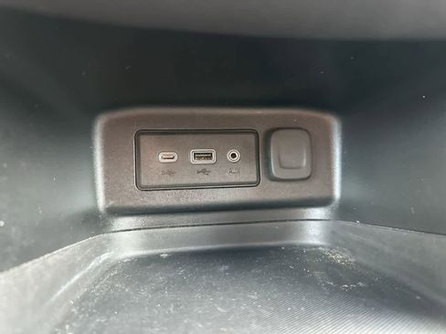 Used 2020 Chevrolet Equinox LT image 32