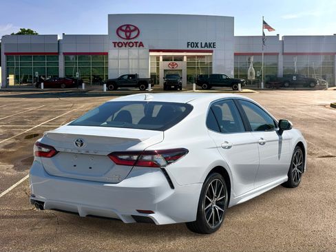 Used 2024 Toyota Camry SE w/ Audio Upgrade Package FWD image 5