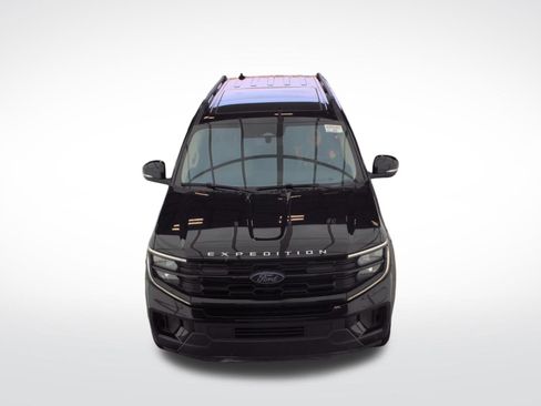 Used 2025 Ford Expedition Max Active AWD/4WD image 2