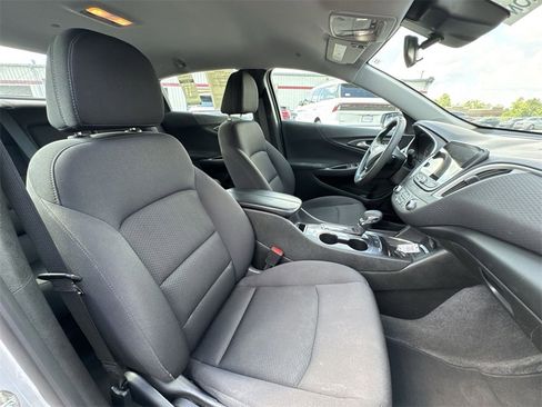Used 2023 Chevrolet Malibu LT image 24