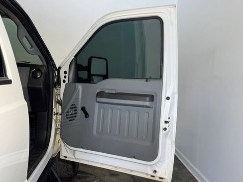 Used 2011 Ford F250 XL w/ Skid Plate Pkg AWD/4WD image 19