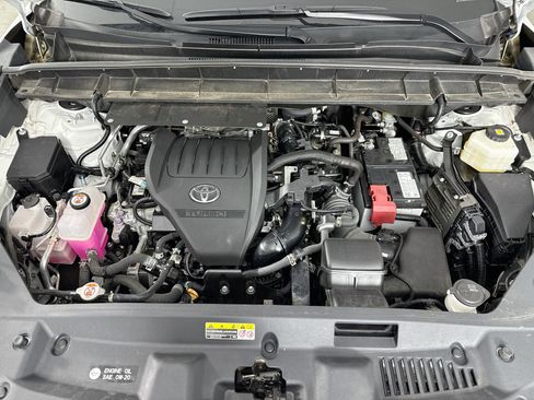 Used 2023 Toyota Highlander XLE AWD/4WD image 31