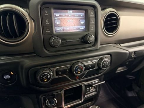 Used 2021 Jeep Wrangler Sport AWD/4WD image 12