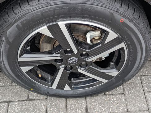 Used 2024 Nissan Sentra SV image 13