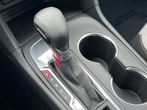 Used 2022 Chevrolet Equinox LS image 18