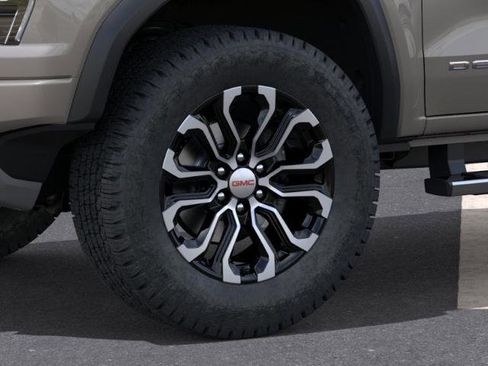 New 2026 GMC Canyon Denali AWD/4WD image 9