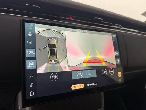 New 2025 Land Rover Range Rover SE image 21