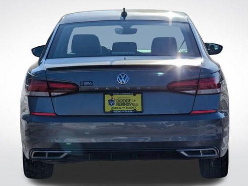 Used 2022 Volkswagen Passat 2.0T R-Line image 4