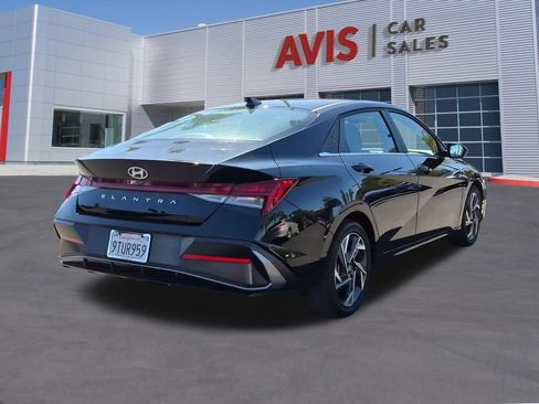 Used 2025 Hyundai Elantra SEL FWD image 6