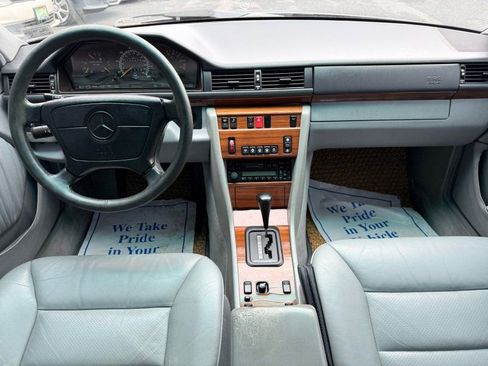 Used 1995 Mercedes-Benz E 320 Sedan image 9