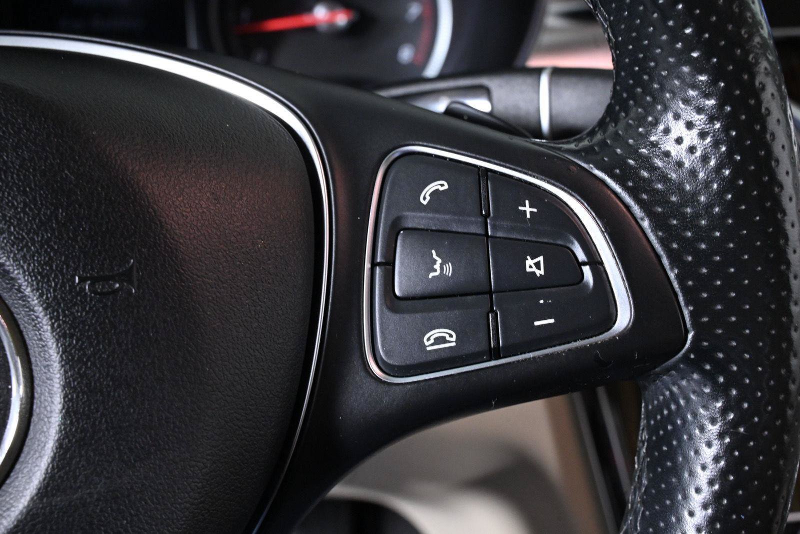 Used 2015 Mercedes-Benz C 300 4MATIC Sedan image 14