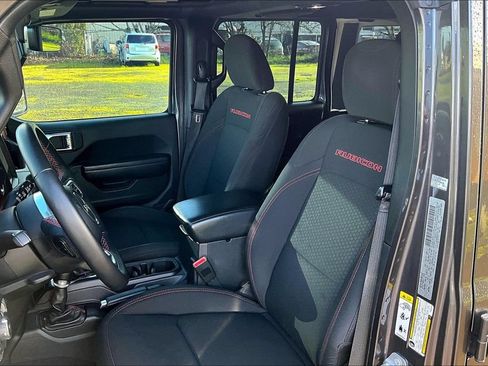 Used 2018 Jeep Wrangler Unlimited Rubicon AWD/4WD image 9