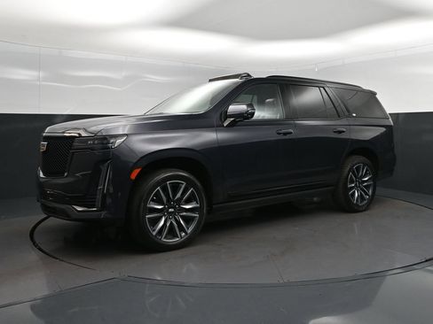 Used 2022 Cadillac Escalade Sport w/ Touring Package AWD/4WD image 3