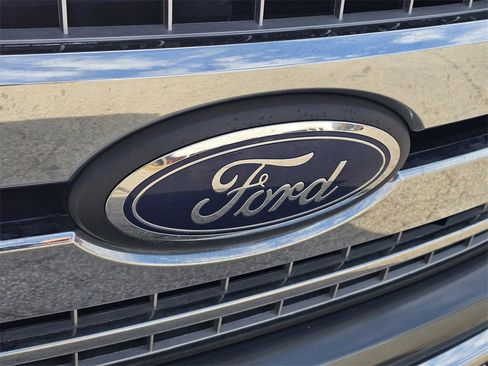 Used 2019 Ford F150 XLT w/ Equipment Group 302A Luxury image 4