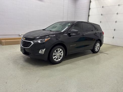 Used 2020 Chevrolet Equinox LS w/ LS Convenience Package FWD image 9