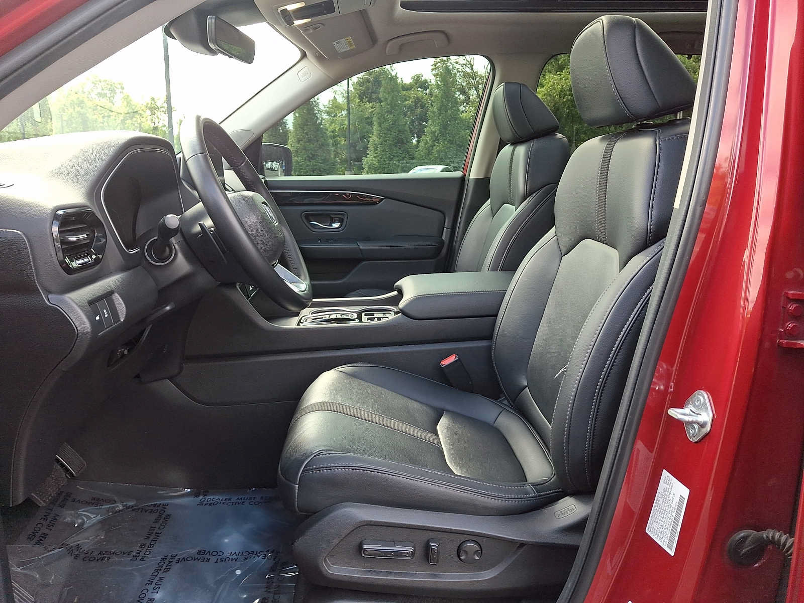 Used 2024 Honda Pilot Touring image 13