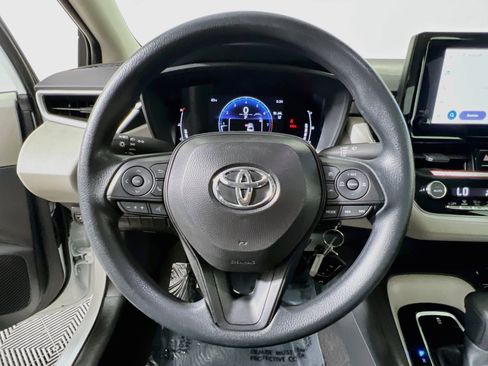 Used 2026 Toyota Corolla LE FWD image 18