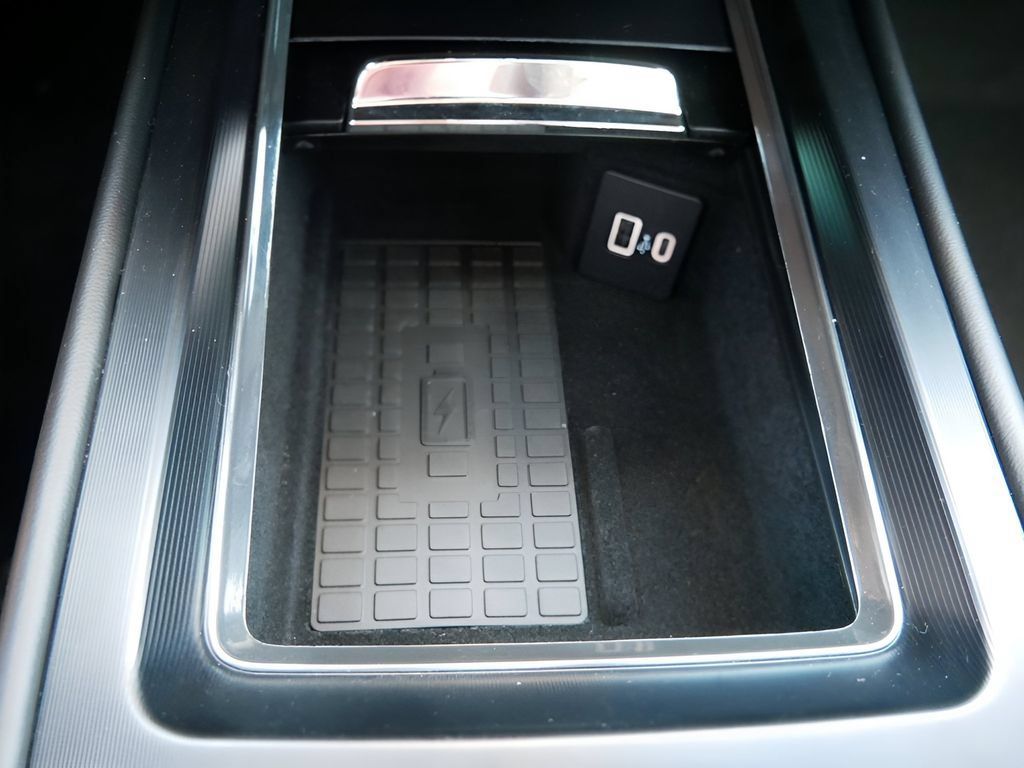 Used 2025 Lincoln Corsair AWD w/ Equipment Group 101A image 24