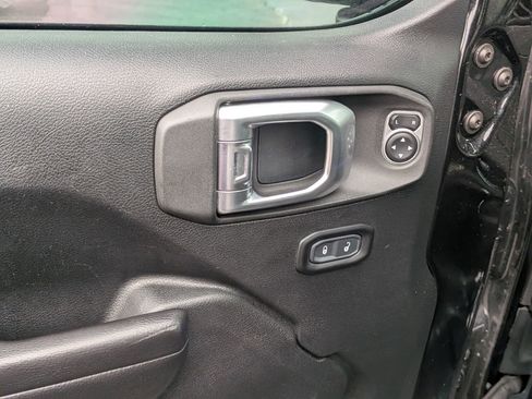 Used 2020 Jeep Wrangler Unlimited Sport image 15