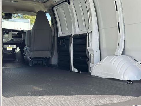 New 2025 Chevrolet Express 2500 w/ Safety Package image 21