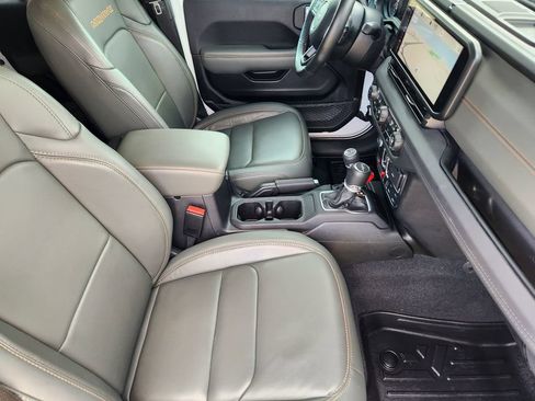 Used 2024 Jeep Gladiator Mojave w/ Technology Group AWD/4WD image 14