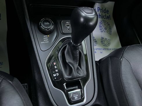 Used 2020 Jeep Cherokee Limited AWD/4WD image 25