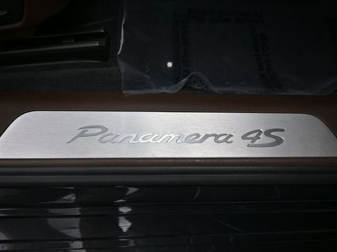 Used 2022 Porsche Panamera 4S image 33