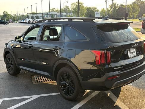 Used 2023 Kia Sorento S w/ Panoramic Sunroof Package AWD/4WD image 4