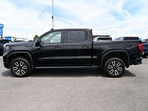 Used 2025 GMC Sierra 1500 AT4 w/ AT4 Premium Package AWD/4WD image 5