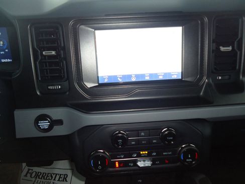 Used 2022 Ford Bronco Big Bend w/ Sasquatch Package image 14