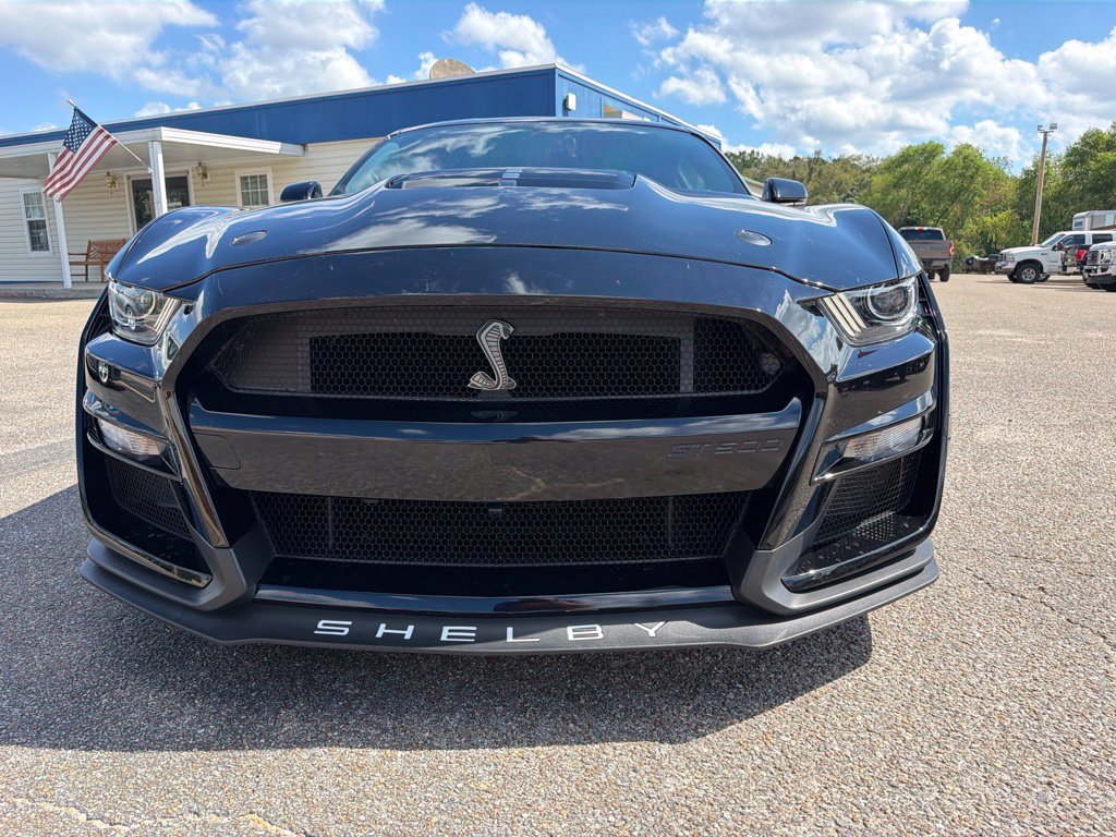 Used 2021 Ford Mustang Shelby GT500 w/ Technology Package RWD image 2