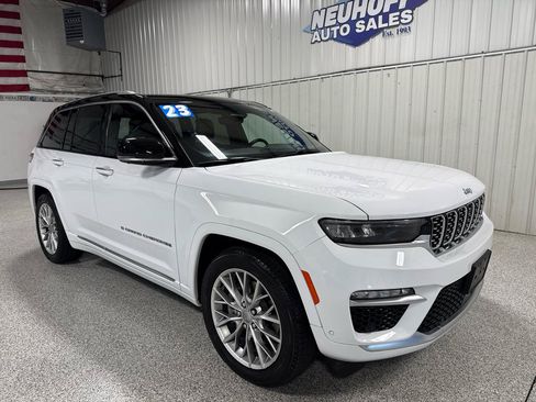 Used 2023 Jeep Grand Cherokee Summit w/ Luxury Tech Group V AWD/4WD image 2
