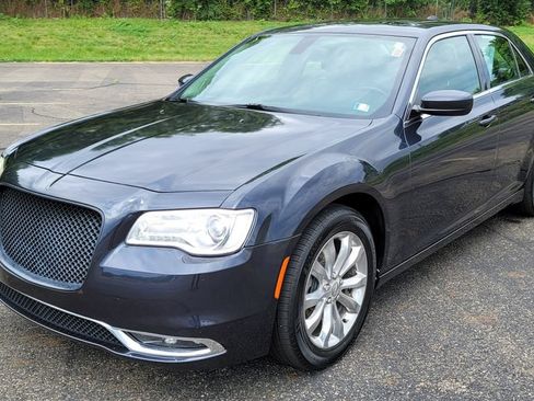Used 2016 Chrysler 300 Limited w/ Driver Convenience Group AWD/4WD image 3