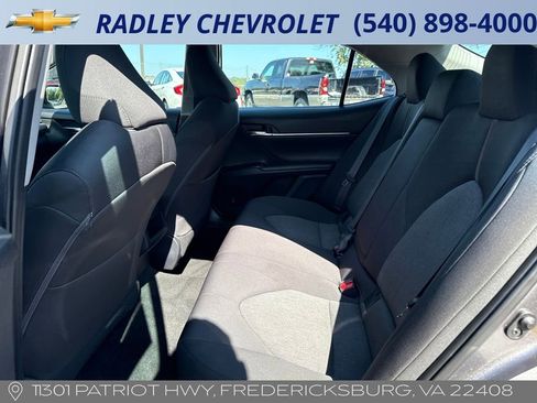 Used 2019 Toyota Camry LE image 21