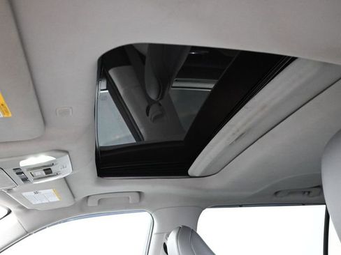 Used 2022 Toyota Highlander XLE image 30