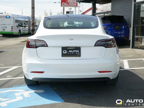 Used 2022 Tesla Model 3 image 5