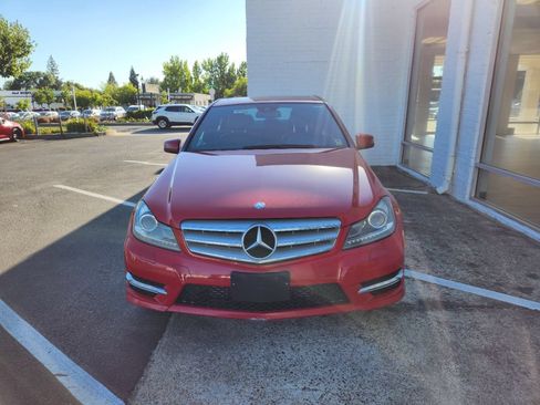 Used 2013 Mercedes-Benz C 250 Sedan image 7