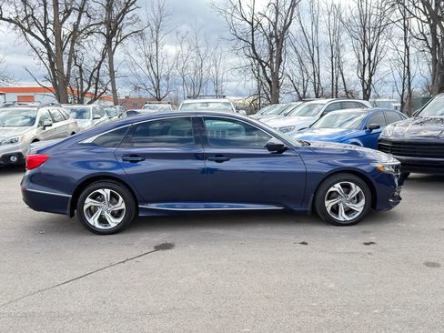 Used 2018 Honda Accord EX image 8