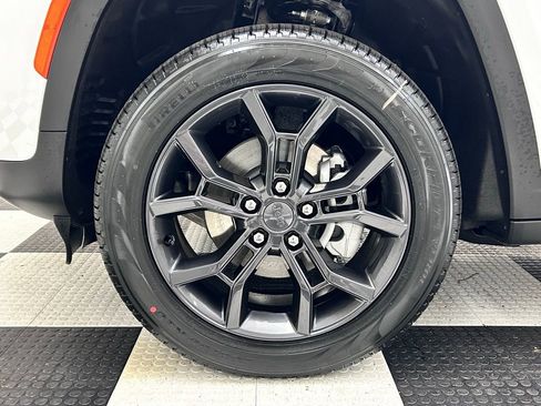 New 2025 Jeep Grand Cherokee Limited AWD/4WD image 8