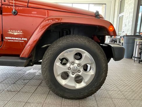Used 2014 Jeep Wrangler Unlimited Sahara w/ Max Tow Package AWD/4WD image 32