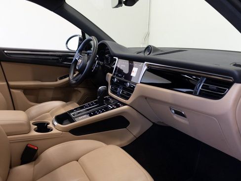 Used 2023 Porsche Macan image 22