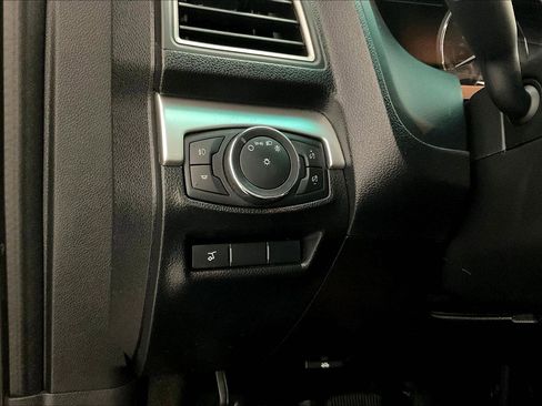 Used 2017 Ford Explorer XLT w/ Equipment Group 202A FWD image 37