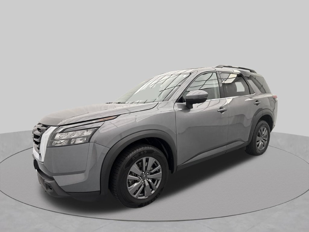 Used 2024 Nissan Pathfinder SV AWD/4WD image 3