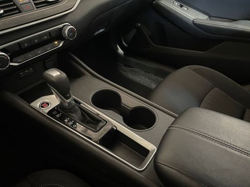 Used 2025 Nissan Altima 2.5 SV image 41