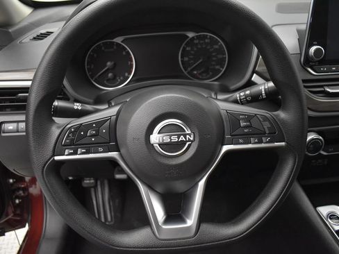 Used 2024 Nissan Altima 2.5 SV FWD image 18