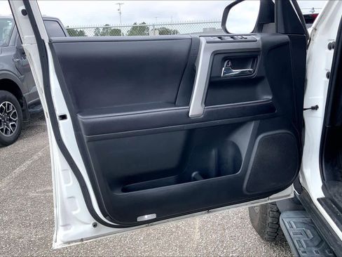 Used 2017 Toyota 4Runner SR5 image 22