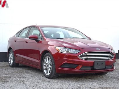 Used 2017 Ford Fusion SE w/ Fusion SE Technology Package