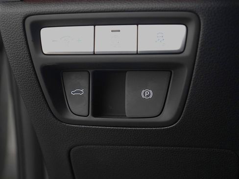 Used 2024 Genesis G80 2.5T image 25